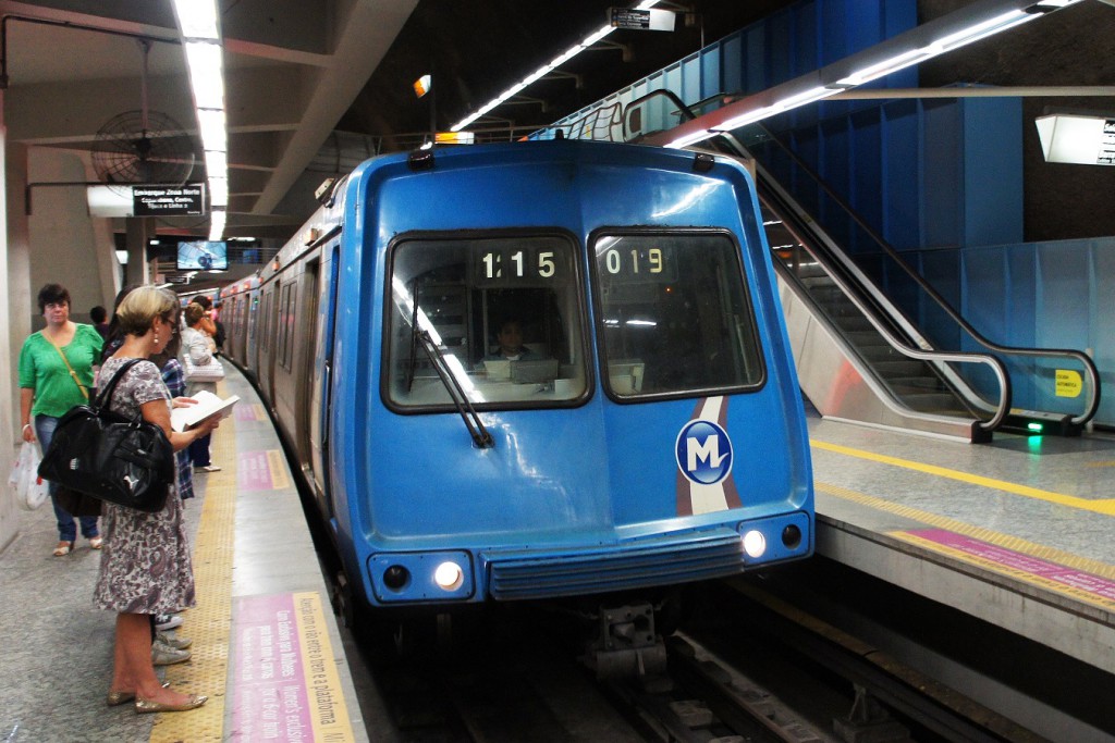The Metro is a safe and efficient transport option in Rio (image via Wikimedia)