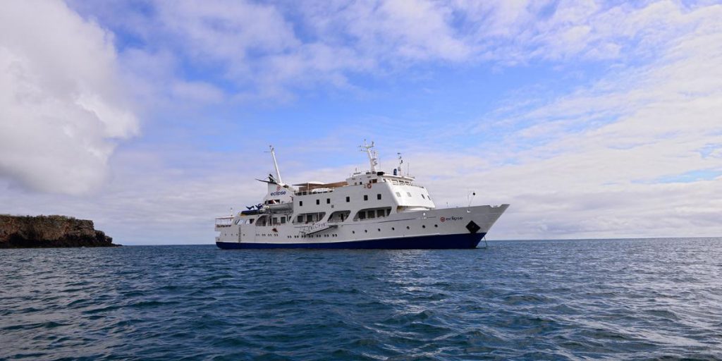 Galapagos Eclipse Luxury Class Motor Cruise (Surtrek)