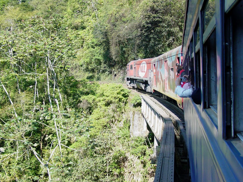 Serra Verde Express Curitiba Paranagua Morretes Train Brazil (wikimedia)