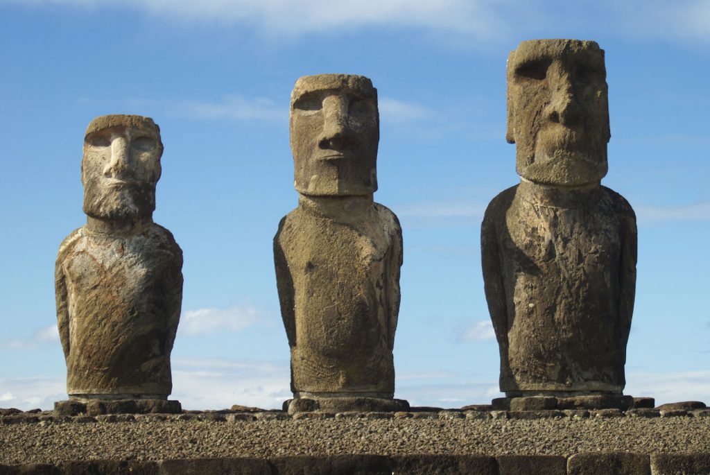 Easter-Island-Statues