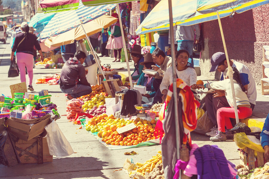 Hustle-and-bustle-at-Peruvian-Market