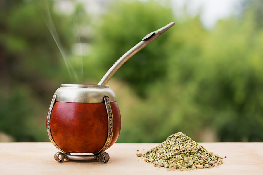 A picture of Yerba Mate, ready to be consumed.
